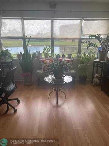 9881 Sunrise Lakes Blvd, Sunrise, FL 33322