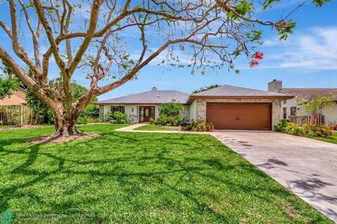 7415 Woodland Creek Ln, Lake Worth, FL 33467