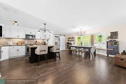 10540 NW 37th Ct, Coral Springs, FL 33065