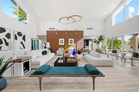 2416 Bayview Dr, Fort Lauderdale, FL 33305