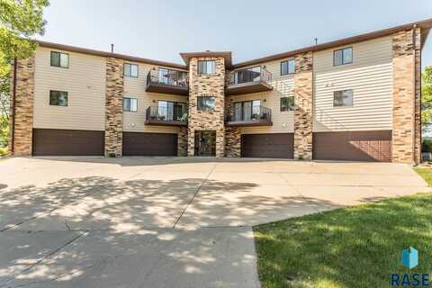 4601 W Custer Ln, Sioux Falls, SD 57106