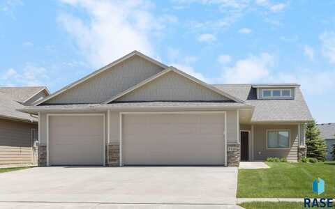 5416 S Eastwind Ave, Sioux Falls, SD 57108