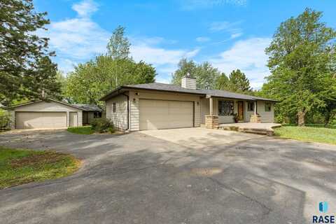 47516 271st St, Harrisburg, SD 57032