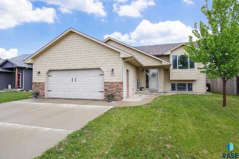 428 N Perry Ln, Harrisburg, SD 57032