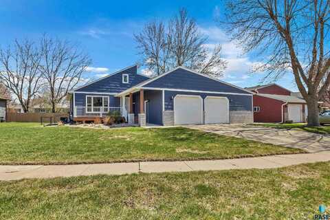4200 S Hackberry Cir, Sioux Falls, SD 57103
