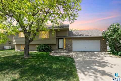 6609 S Hughes Ave, Sioux Falls, SD 57108