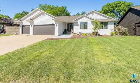 1021 E 64th St, Sioux Falls, SD 57108
