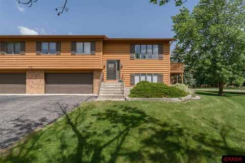 45 Restless Court, North Mankato, MN 56003
