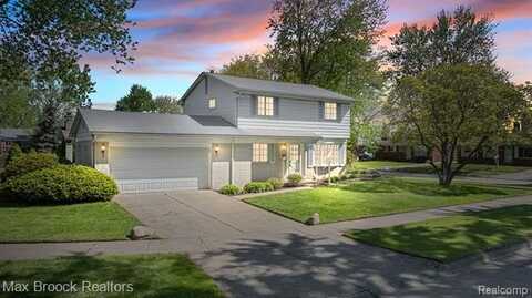 31035 MANHATTAN Street, Saint Clair Shores, MI 48082