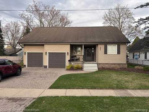 136 N AXFORD Street, Lake Orion, MI 48362