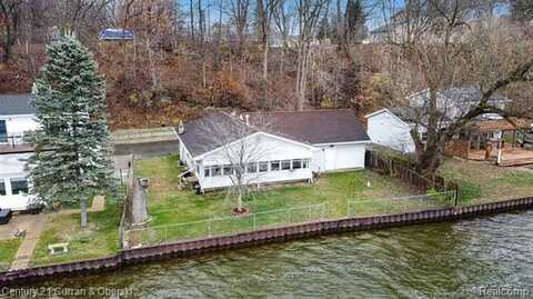 657 LANE Drive, Jackson, MI 49201