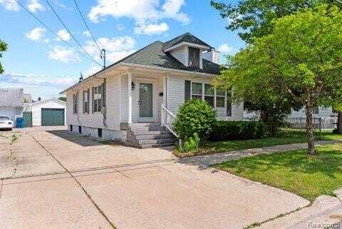 110 N 1ST Street, Holly, MI 48442