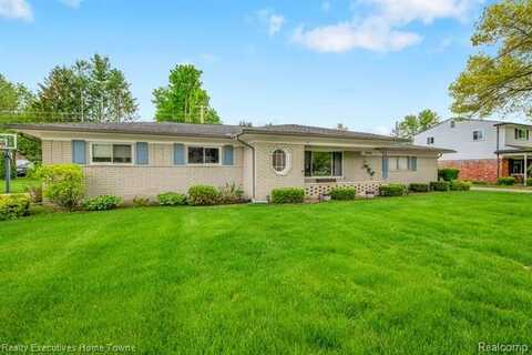 6534 DONNYBROOK Drive, Shelby, MI 48316