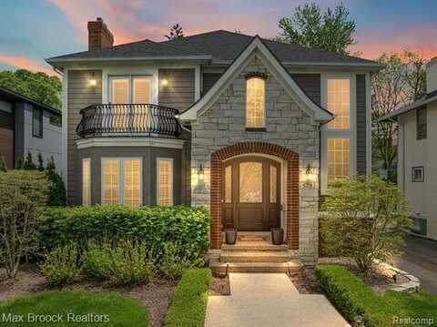 578 WOODLAND Street, Birmingham, MI 48009