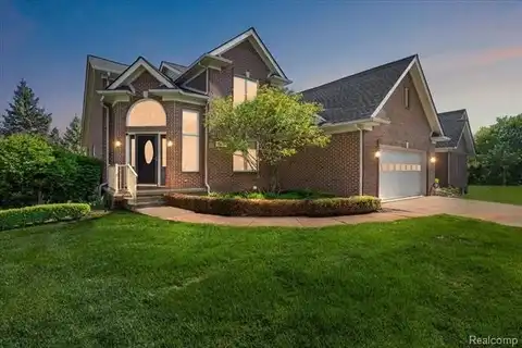 10434 CORNERSTONE Drive, Washington, MI 48095