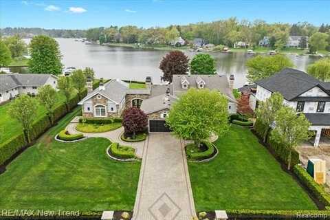3767 CARRIE Lane, Walled Lake, MI 48390