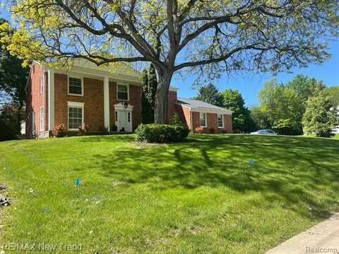 5250 Hardwoods Drive, West Bloomfield, MI 48323
