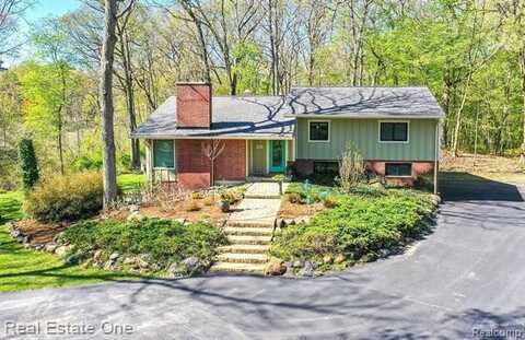 1401 W PREDMORE Road, Oakland, MI 48363