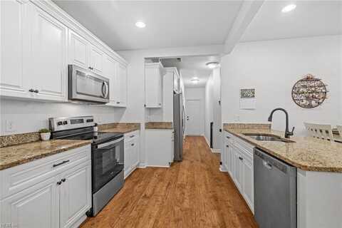 625 W 34th Street, Norfolk, VA 23508
