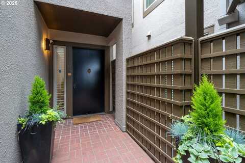 708 NW WESTOVER TER, Portland, OR 97210