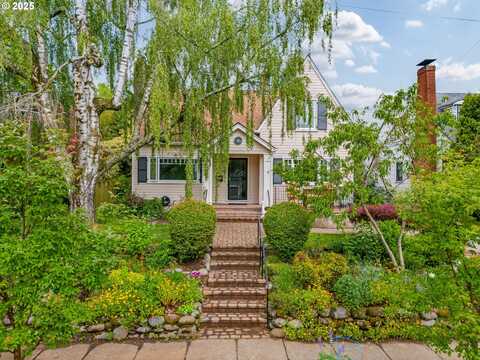 4415 SE STARK ST, Portland, OR 97215