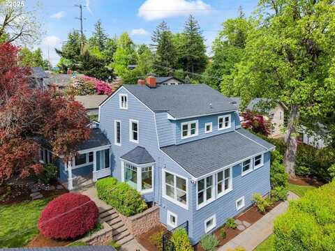 3537 SW WOODS ST, Portland, OR 97221