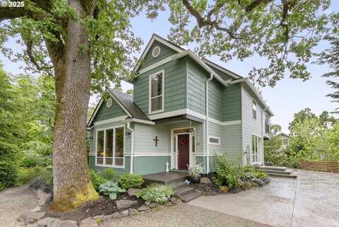411 S CENTER ST, Oregon City, OR 97045