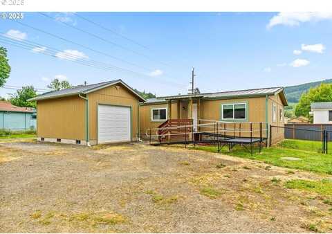 335 DIVISION AVE, Drain, OR 97435