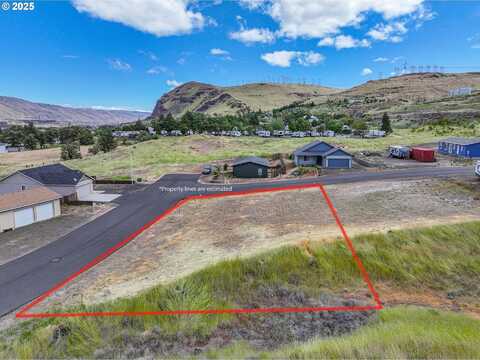 400 DESCHUTES LN, Rufus, OR 97050