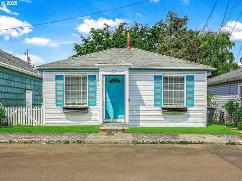 310 AVENUE K, Seaside, OR 97138