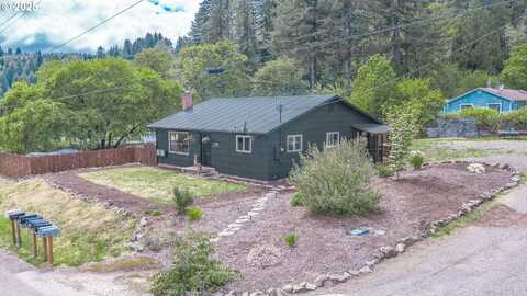 88182 CHESTNUT ST, Mapleton, OR 97453