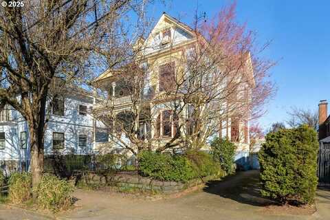 726 NW 22ND AVE, Portland, OR 97210