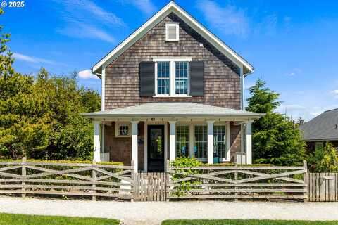 81 Compass ST, Pacific Beach, WA 98571