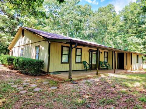 204 Black Bear LN, Boones Mill, VA 24065