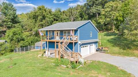 908 E Dolly Ann DR, Covington, VA 24426