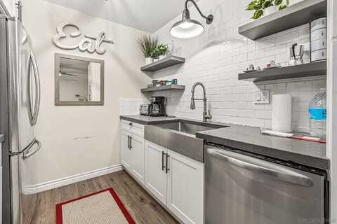 2382 Hosp Way, Carlsbad, CA 92008