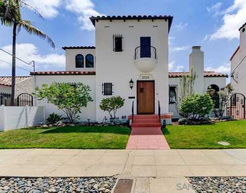 1977 Titus St, San Diego, CA 92110