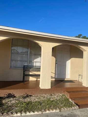 978 Sumter Road W, West Palm Beach, FL 33415