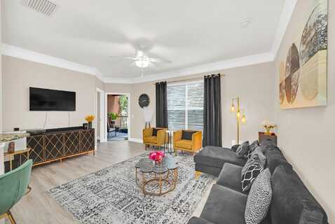 19935 Villa Isle Drive, Orlando, FL 32821