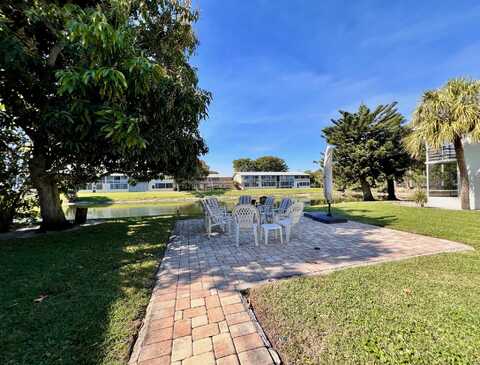 93 Sheffield D, West Palm Beach, FL 33417