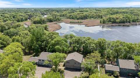 4812 Grenwich Way N, Oakdale, MN 55128