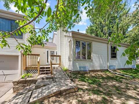 210 Cambria Court, Woodbury, MN 55125