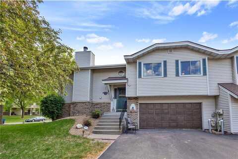 1060 Aston Circle, Burnsville, MN 55337