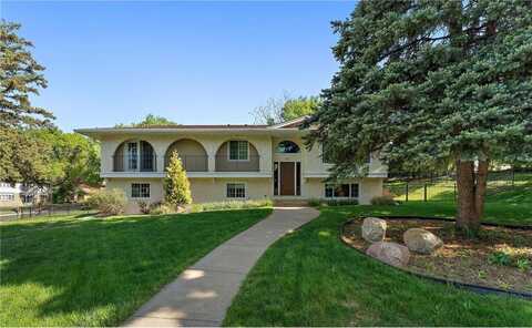 1920 Kyle Place, Golden Valley, MN 55422