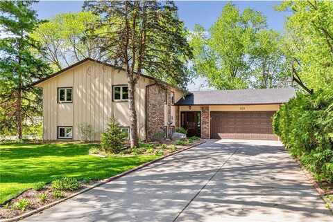 928 Ivanhoe Drive, Northfield, MN 55057