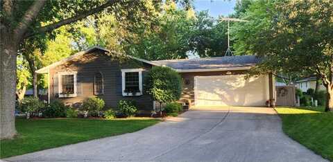 824 Craig Avenue SW, Hutchinson, MN 55350