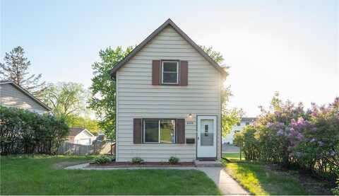 608 7th Avenue S, Hopkins, MN 55343