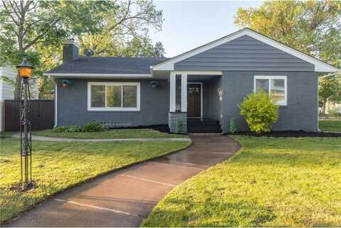 615 Vine Street, Hudson, WI 54016