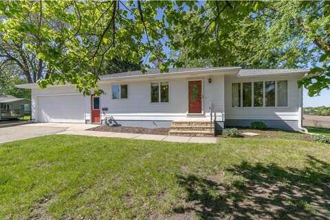 468 E Washington Street, Le Center, MN 56057