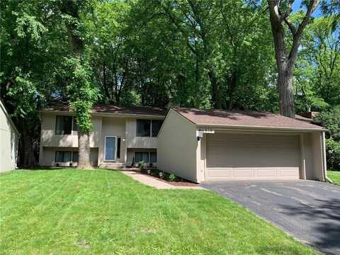 1810 Comstock Lane N, Plymouth, MN 55447